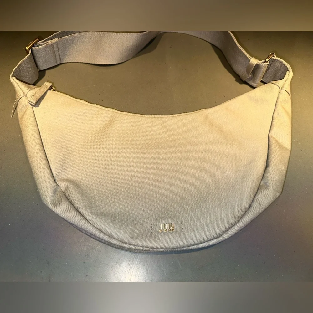 Elegant Cream Shoulder Bag
